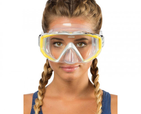 Model wearing a Liberty Cressi mask triside yellow and transparent